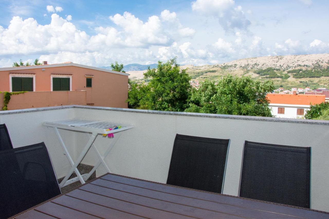 Apartments Sv. Jelena 2 Pag Town Exterior foto